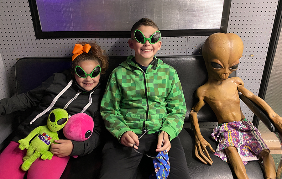 Alien children, 2017. © Shelly Arroyo